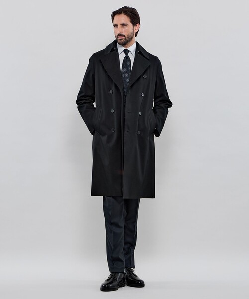 MACKINTOSH LONDONのDUNFORD TRENCHを着た男性(ダークネイビー)