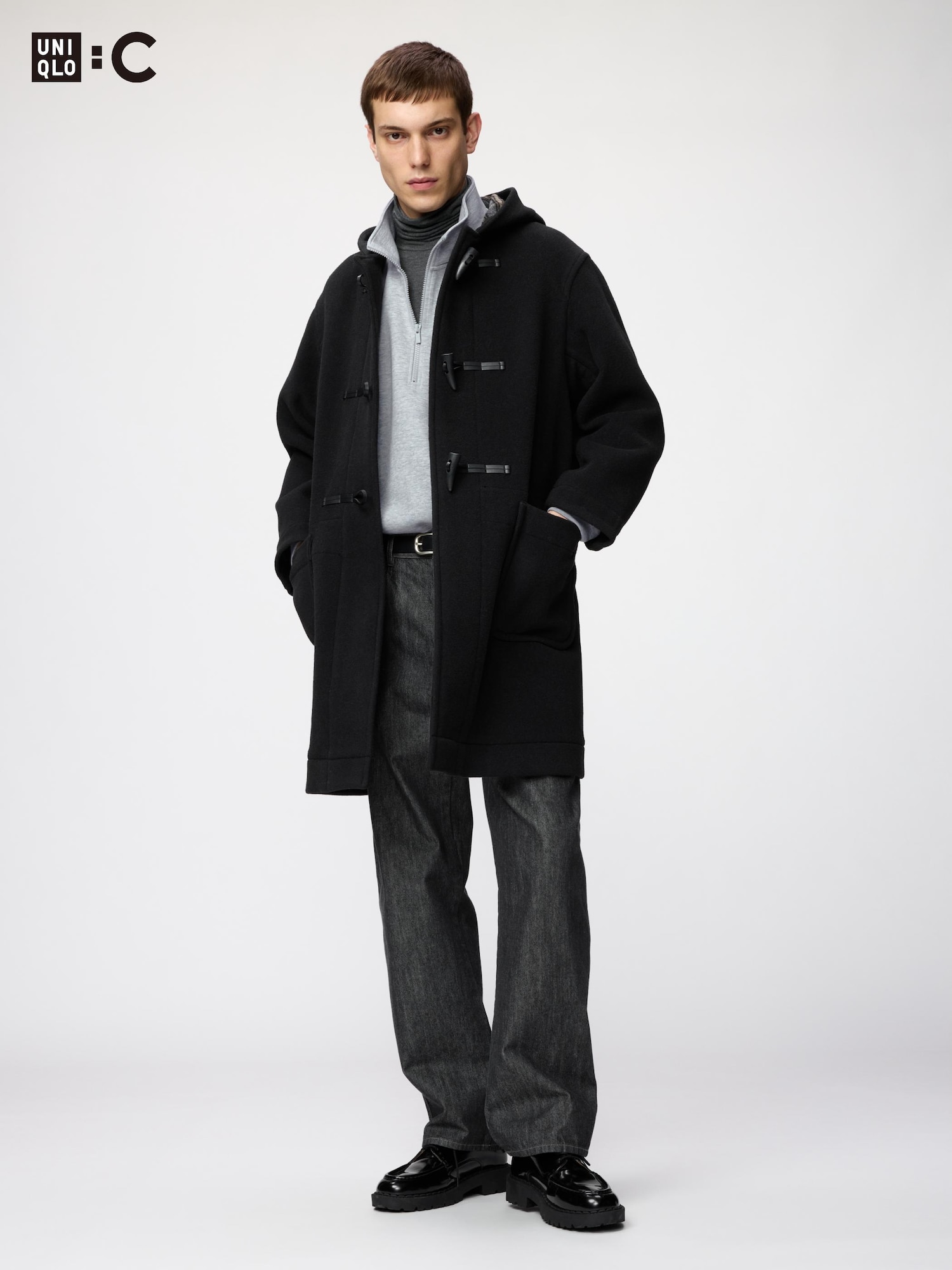 UNIQLO : Cのダッフルコート（ブラック）を着た男性